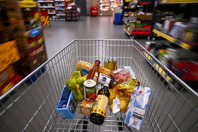 Die Verbraucherzentrale Hamburg wirft  Lebensmittelherstellern vor, hochwertige Zutaten in ihren Produkten verringern. Ein aktuelles Beispiel sei die Knorr Zitronen-Butter-Sauce des Konzerns Unilever, erklärte der Verein.