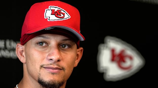 Patrick Mahomes, a leading quarterback for the Chiefs, shares his views on the NFL Top 100 list. (Photo by Ed Zurga / GETTY IMAGES NORTH AMERICA / Getty Images via AFP)