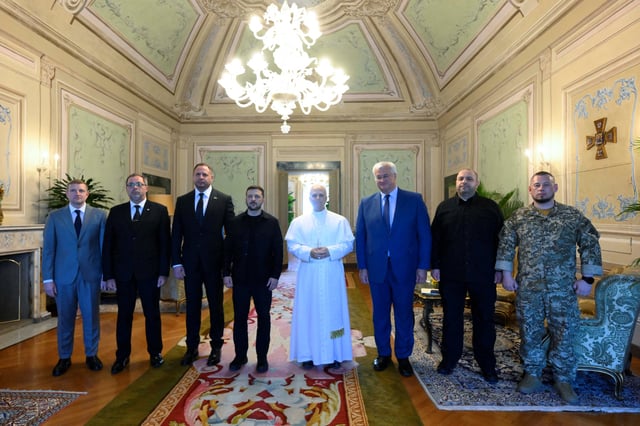 Pope Leo XIV and Ukrainian President Volodymyr Zelenskiy meet in Castel Gandolfo, Italy, July 9, 2025. Vatican Media/Francesco Sforza/­Handout via REUTERS    ATTENTION EDITORS - THIS IMAGE WAS PROVIDED BY A THIRD PARTY.