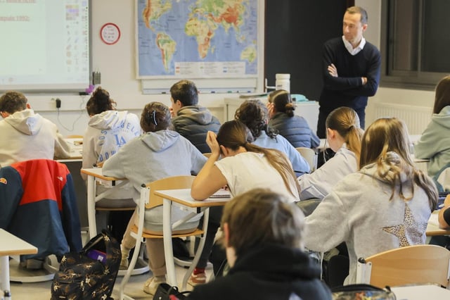 Le ministère de l’éducation nationale a estimé que moins de la moitié des élèves de troisième ont une maîtrise satisfaisante du français et des mathématiques.