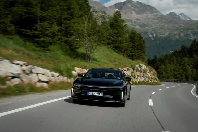 Lucid fährt 1.205 km durch die Alpen – ohne Ladestopp
