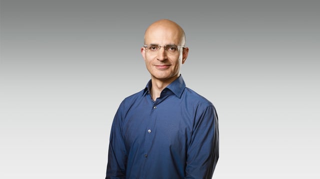 Sahib Khan, Apple&#39;s next COO