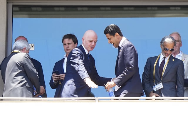 Ici avec le président de la Fifa, Gianni Infantino, Nasser Al-Khelaïfi peut avoir le sourire...