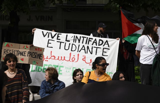 Au cours d’un entretien sur le plateau de LCP, le 7 juillet dernier, le ministre a ajouté à propos de l’islamo-gauchisme : “ce terme […] n’existe pas en tant que terme universitaire, il n’est même pas bien défini, donc cette notion n’existe pas”.