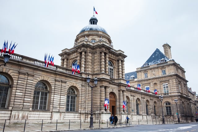 Le Sénat a entériné une loi votée la veille au Parlement sur l’allongement de la rétention d’étrangers jugés dangereux.