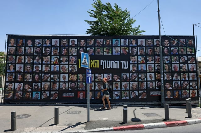 Die radikalislamische Hamas hat eigenen Angaben zufolge der Freilassung von zehn israelischen Geiseln zugestimmt.