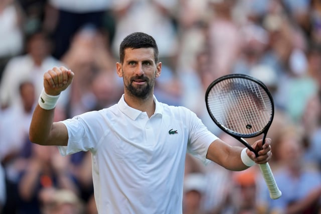 El serbio Novak Djokovic celebra tras vencer al italiano Flavio Cobolli en los cuartos de final de Wimbledon el miércoles 9 de julio del 2025. (AP Foto/Kin Cheung)
