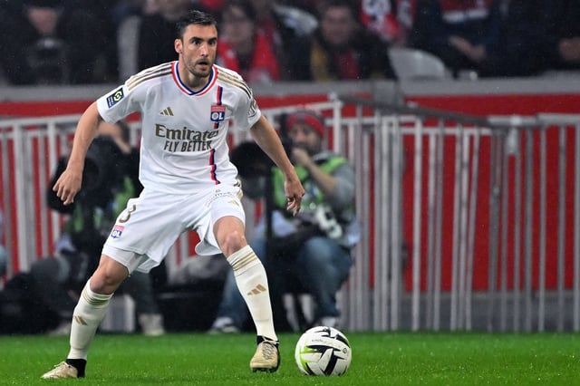 Nicolás Tagliafico con la camiseta de Olympique Lyon