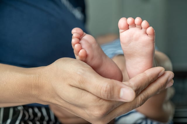 La llegada de un bebé requiere prepararse financieramente para afrontar los gastos que deberán realizarse por el bienestar del nuevo hijo