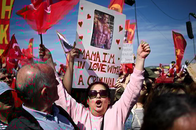 People take part in a rally to protest against the arrest of Istanbul Mayor Ekrem Imamoglu as part of a corruption investigation, in Istanbul, Turkey, March 29, 2025. REUTERS/Dylan Martinez/File Photo