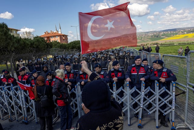 Supporters of Ekrem Imamoglu, the mayor of Istanbul and main rival of President Tayyip Erdogan, protest outside his prison during his first hearing over accusations leveled against him, as Turkish gendarmerie banned them to approach to the Marmara Prison, formerly Silivri Prison, and Courthouse Complex in Istanbul, Turkey, April 11, 2025. REUTERS/Umit Bektas/File Photo