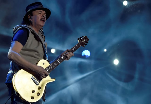 Die Latin-Rock-Legende Carlos Santana wünscht sich für westliche Gesellschaften eine Rückkehr zu alten Hippie-Tugenden. "Wir müssen wieder zurückfinden zu den Wertvorstellungen der Hippies, zur Gemeinsamkeit, Einigkeit und Harmonie", sagte er.