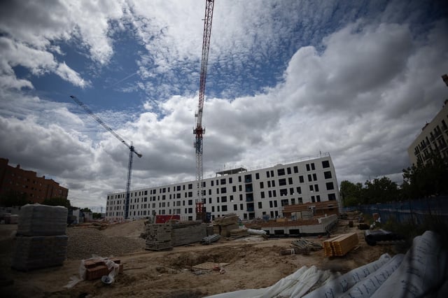 Construcción de un bloque de viviendas.