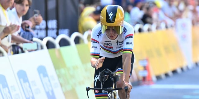  Fulmine Evenepoel. In giallo va Pogacar. Affini, podio d’onore
