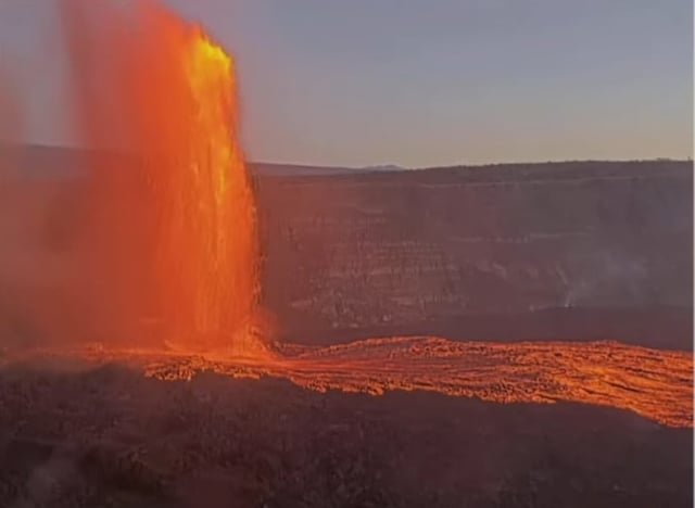 Fuente de lava del volcán más activo de Hawai