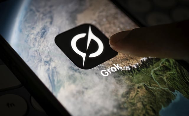 Le 4 juillet, dans un énième message publié sur son réseau social X (anciennement Twitter), Elon Musk s’est enthousiasmé des progrès réalisés dans l’amélioration de Grok, l’intelligence artificielle développée par sa société xAI.