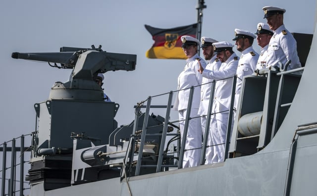 Wegen Problemen bei der niederländischen Werft Damen Naval rechnet das Bundesverteidigungsministerium mit Verzögerungen beim Bau der neuen Fregatte F126. Grund seien Probleme "mit IT-Schnittstellen bei der firmeneigenen Konstruktions- und Fertigungssoftware".