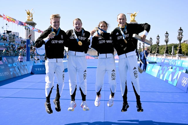Die deutsche Triathlon-Staffel stand 2024 in Paris ganz oben auf dem olympischen Treppchen.