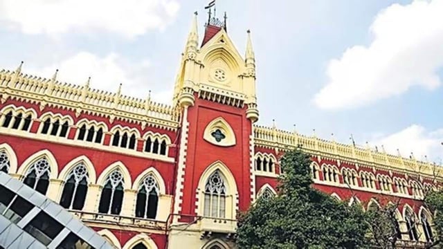The West Bengal government and the WBSSC had filed a petition before the division bench of Justices Soumen Sen and Smita Das De on Tuesday (Samir Jana/HT Photo)
