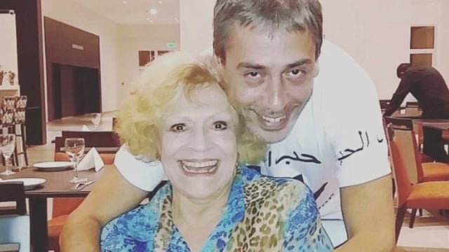 Fugazot junto a su hijo René Bertrand.