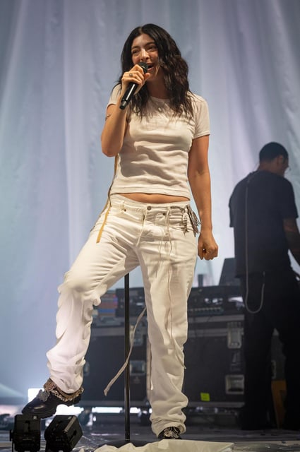 Lorde performs at Glastonbury festival 2025.