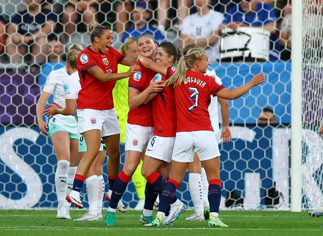 Soccer Football - UEFA Women's Euro 2025 - Group A - Norway v Iceland - Stockhorn Arena, Thun, Switzerland - July 10, 2025  Norway's Signe Gaupset celebrates scoring their first goal with teammates REUTERS/Matthew Childs