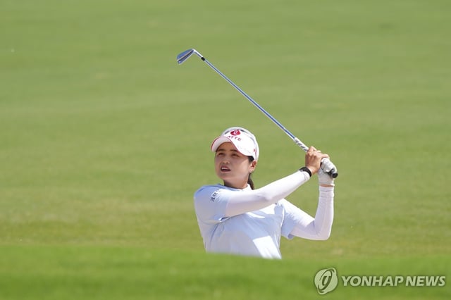 Choi Hye-jin of South Korea hits a shot on the first hole during the final round of the KPMG Women's PGA Championship at Fields Ranch East at PGA Frisco in Frisco, Texas, on June 22, 2025, in this Associated Press file photo. (Yonhap)