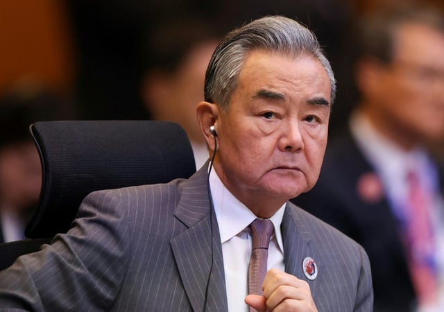 Le ministre chinois des Affaires étrangères, Wang Yi, participe à la 26e réunion des ministres des Affaires étrangères des pays de l'Association des nations d'Asie du Sud-Est (Asean) plus trois au Centre des congrès de Kuala Lumpur, le 10 juillet 2025