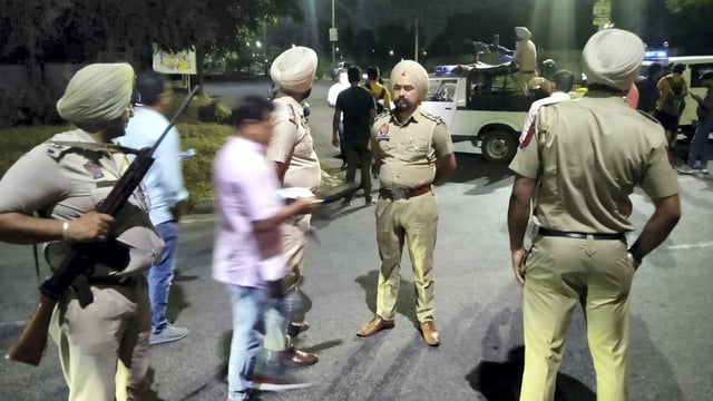 Snatchers stabbed a man to death in Punjab's Ludhiana, fled with ₹1200 and mobile phone.