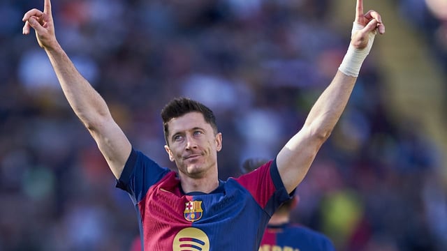 Robert Lewandowski startet mit einer Veränderung in die neue Saison.