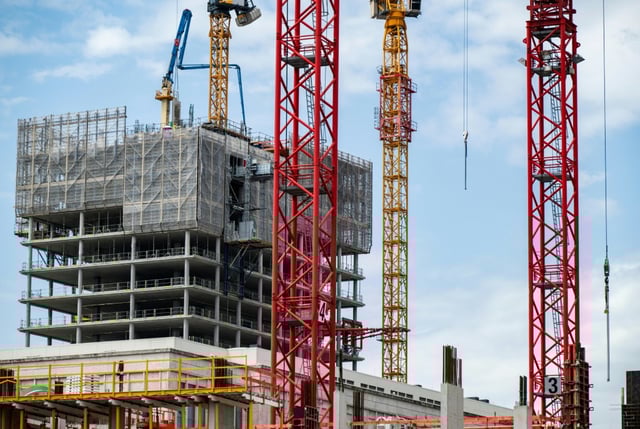 Die Zahl der Firmenpleiten ist im April erneut deutlich gestiegen. Gegenüber dem Vorjahresmonat beantragten 11,5 Prozent mehr Unternehmen Insolvenz, wie das Statistische Bundesamt in Wiesbaden am Freitag mitteilte.