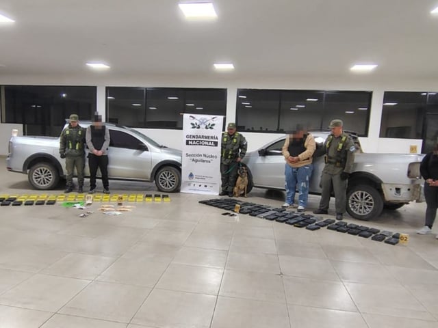 Descubrieron a dos camionetas con más de 100 kilos de cocaína en un operativo en Tucumán. Foto: Gendarmería
