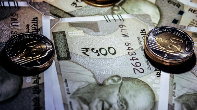A Redditor revealed how simple living and mutual funds helped his uncle reach ₹4.7 crore of corpus. 