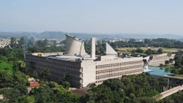 Photo: Wikipedia