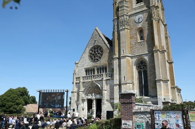 L'église d'Anet (Eure-et-Loir) le 11 juillet 2025, pour les obsèques d'Olivier Marleix