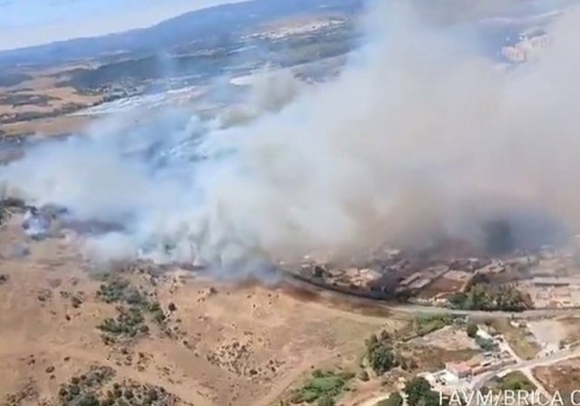 Incendio en la zona de Botafuegos, en Algeciras