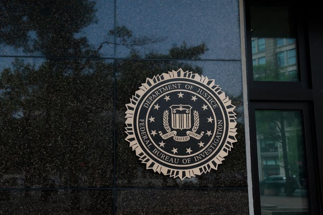 Au siège du FBI, à Washington, le 16 mai. Les principaux agents d’environ 40 % des bureaux locaux, parfois critiques envers les conservateurs ou dénonçant la politisation de l'agence, ont pris leur retraite, ont été poussés vers la sortie ou ont changé d’emploi depuis le retour de Trump au pouvoir.
