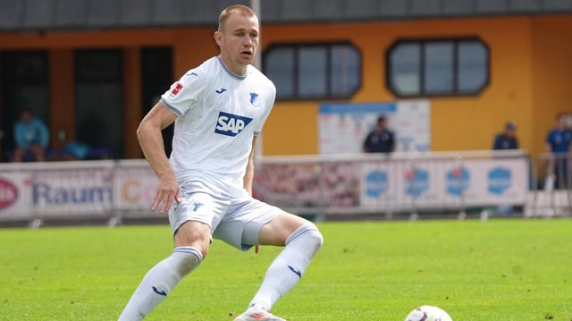 Einst für mehr als 12 Millionen Euro gekommen, nun ohne Platz im Kader: Attila Szalai verlässt die TSG Hoffenheim zunächst auf Leihbasis.