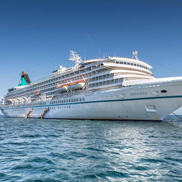 Das Kreuzfahrtschiff „MS Artania“ (undatiert).
