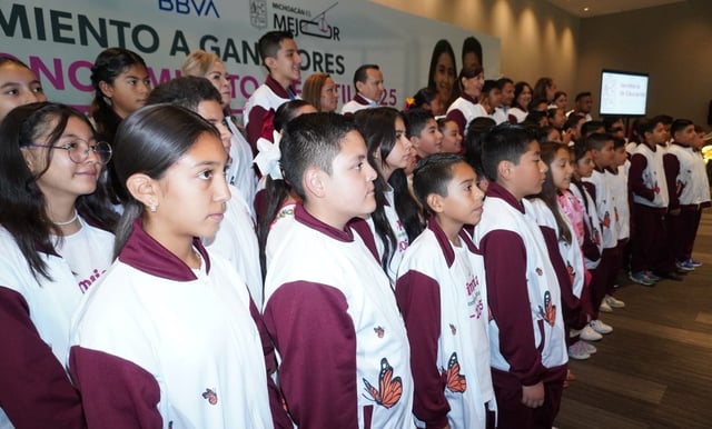Reconocen talento infantil y juvenil ganador de Olimpiada del Conocimiento