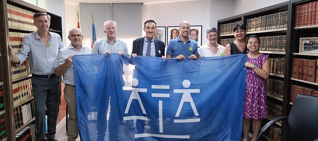 Abogados del turno de oficio, en la concentración simbólica celebrada en el Colegio de Alzira.