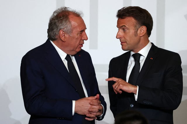 François Bayrou (à gauche) et Emmanuel Macron (ici, le 15 avril).
