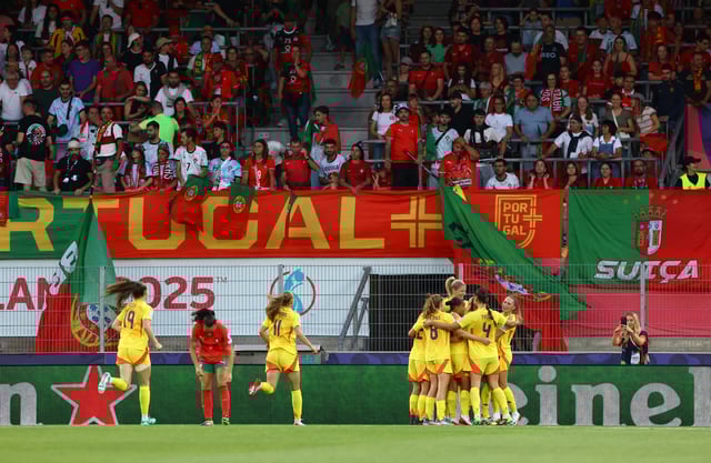 Soccer Football - UEFA Women's Euro 2025 - Group B - Portugal v Belgium - Stade de Tourbillon, Sion, Switzerland - July 11, 2025 Belgium's Tessa Wullaert celebrates scoring their first goal with teammates REUTERS/Bernadett Szabo