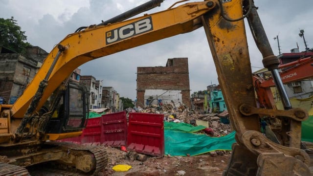 The site of the collapse in Azad Market in New Delhi on Friday. (RAJ K RAJ /HT PHOTO)