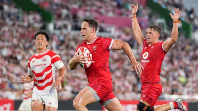 Hardy goes over for his second try to put Wales 21-3 up in the first half