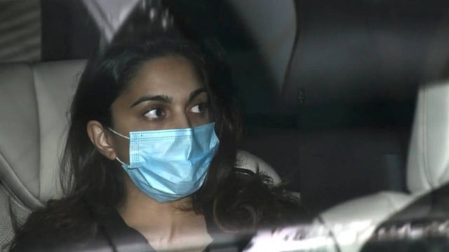 Mom-To-Be Kiara Advani Snapped With Husband Sidharth Malhotra And Parents At Clinic; See Pics