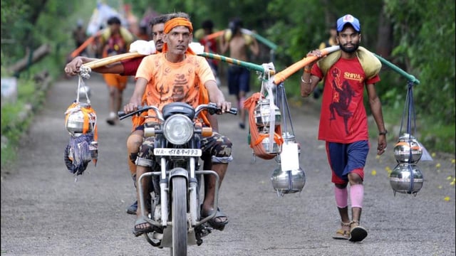 Ahead of the Kanwar Yatra starting July 11, UP mandated food stalls to display QR-code licences and complaint info to boost hygiene and food safety on the route. (Sunil Ghosh / Hindustan Times)