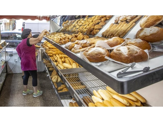 ¿Adiós a las medialunas? Sube el precio de la docena de facturas y panaderos analizan dejar de fabricarlas
