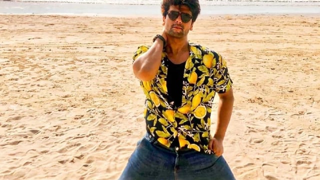 Kushal Tandon posted about a fan trespassing on his home premises, asked for respecting boundaries.