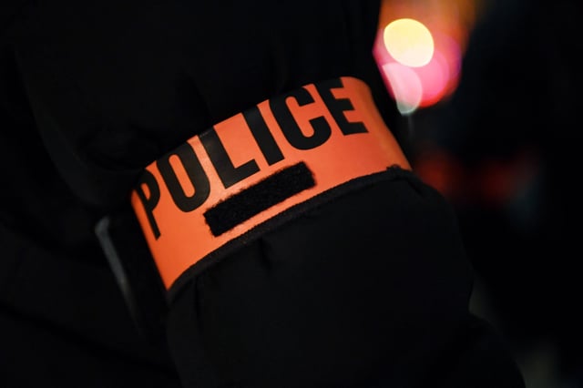 Pneu déchiré, rétroviseur cassé...Des policiers agressés par une quarantaine d'individus à Mantes-la-Jolie